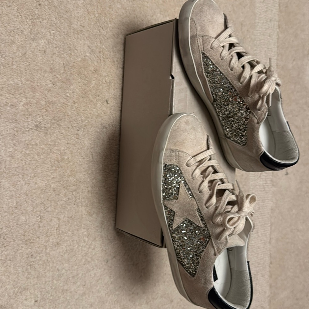 Golden Goose sneaks